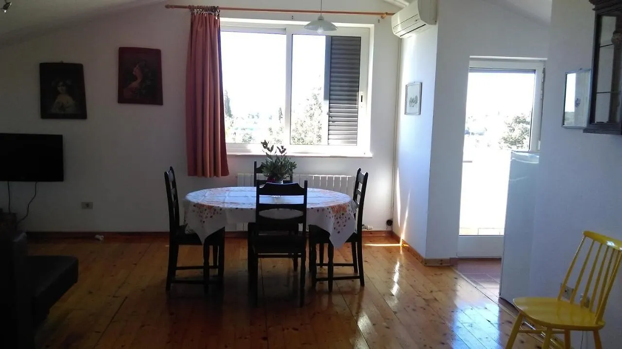 Apartment Elinor 2 Rovigno Croazia